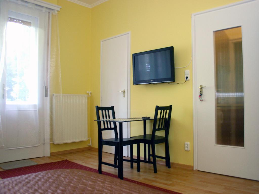 Arriva Balcony Studio Будапеща Стая снимка